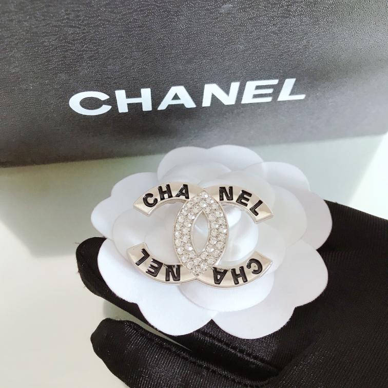 Chanel brooch 108708