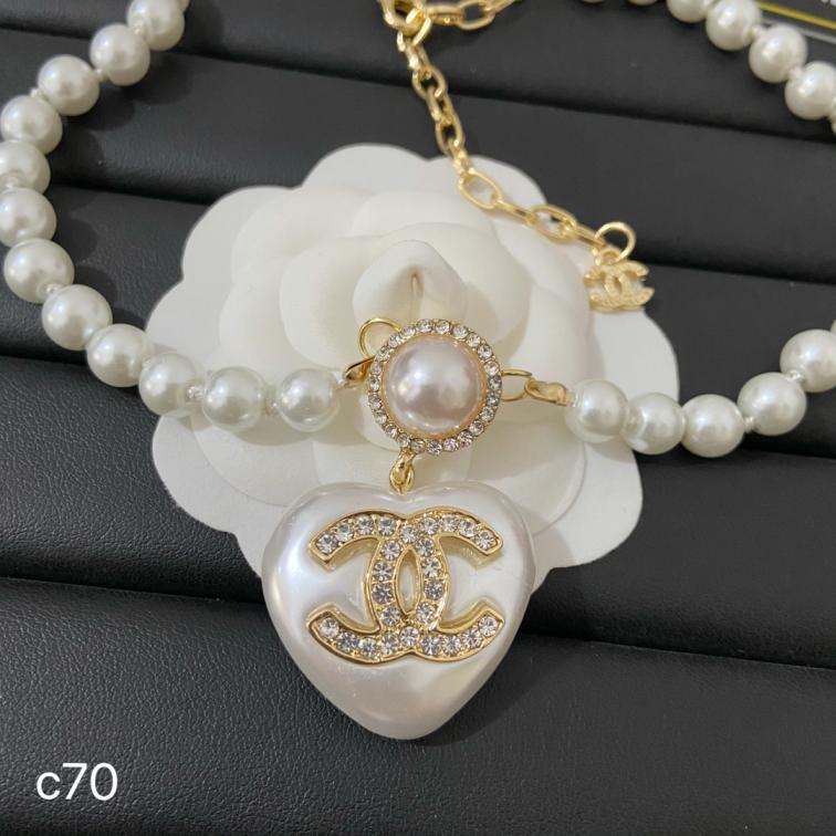 Chanel necklace 110987