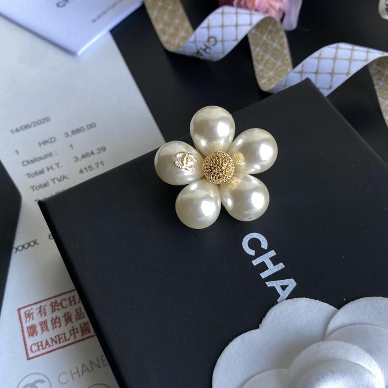 C224 Chanel brooch 108882