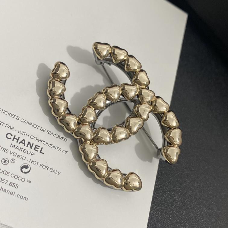 C066 Chanel brooch 109103