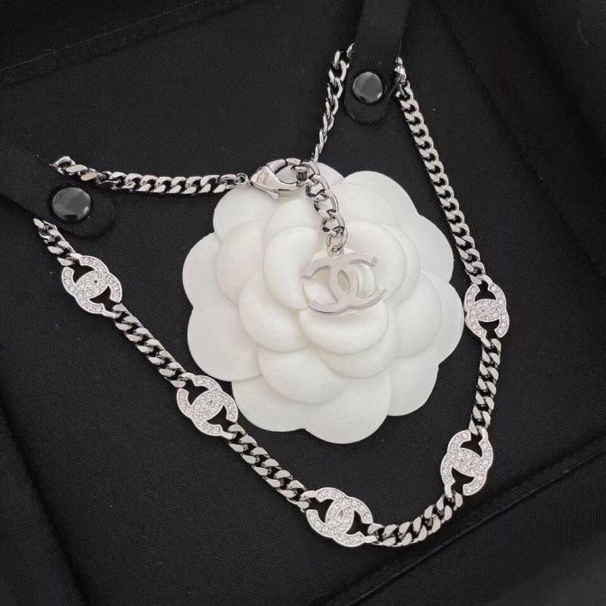 designer brands Chanel necklace 109151