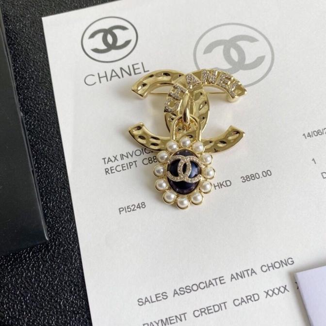 Chanel brooch 109146