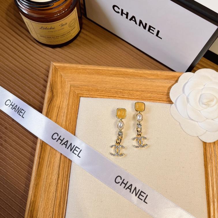 A731  Chanel earrings 109202