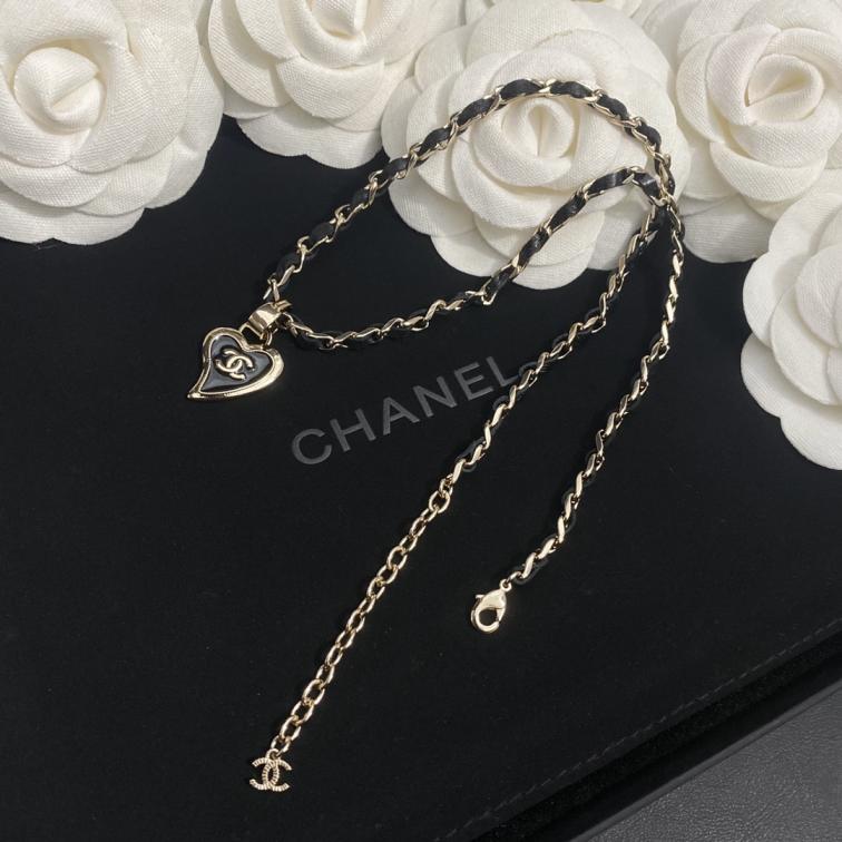 B221 Chanel necklace 109370