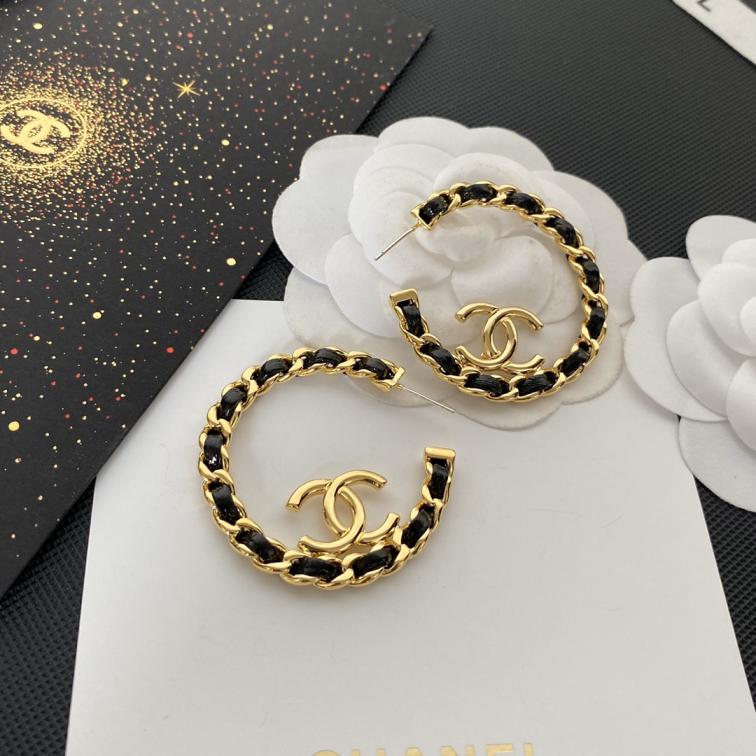 A1053 Chanel earrings