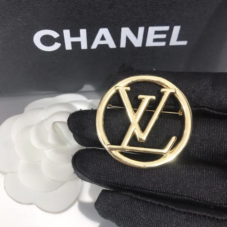 LV Brooch 109960