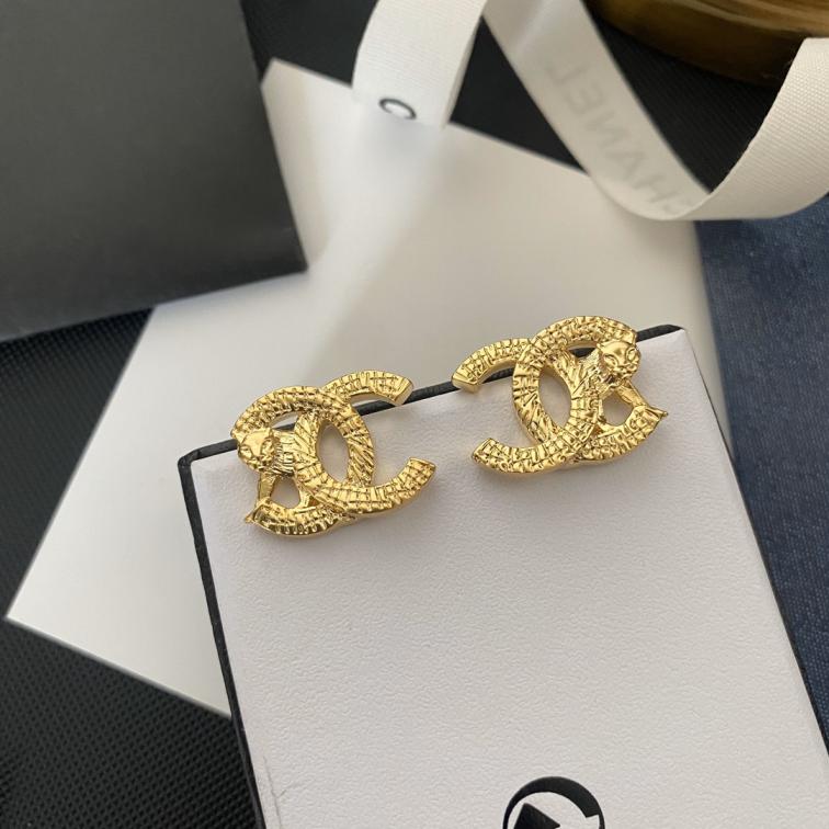 A1105 Chanel lion cc earrings 110003