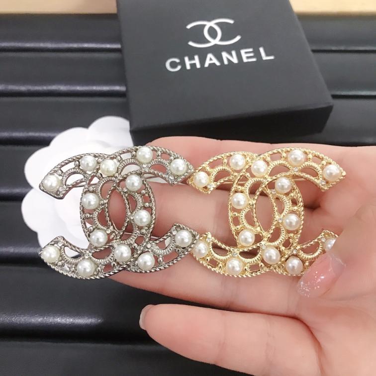 Chanel pearls brooch 110065