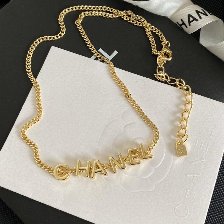 B454  Chanel necklace 110418
