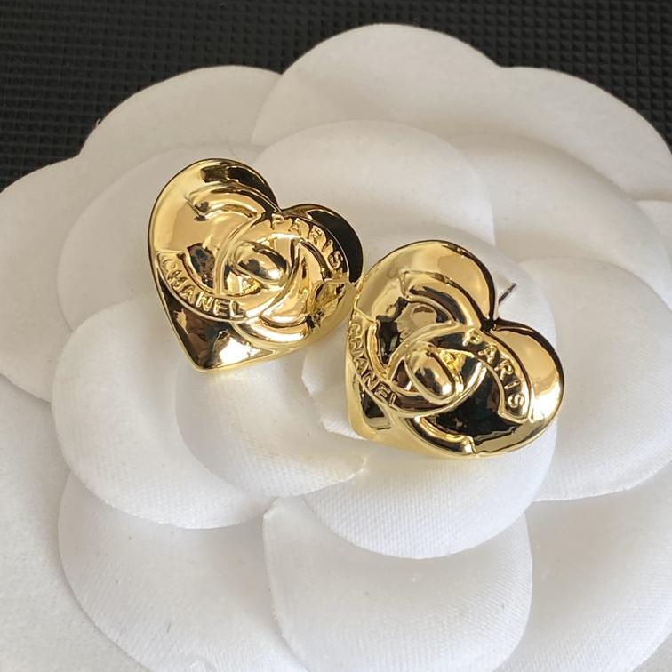 A1233  Chanel gold vintage earrings