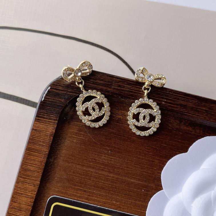A834 Chanel earrings