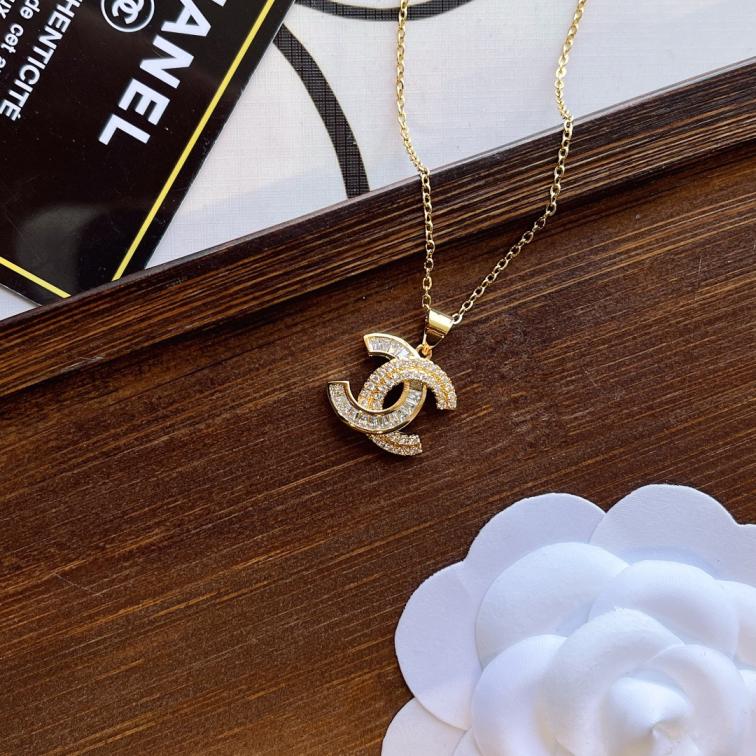 X486 Chanel necklace