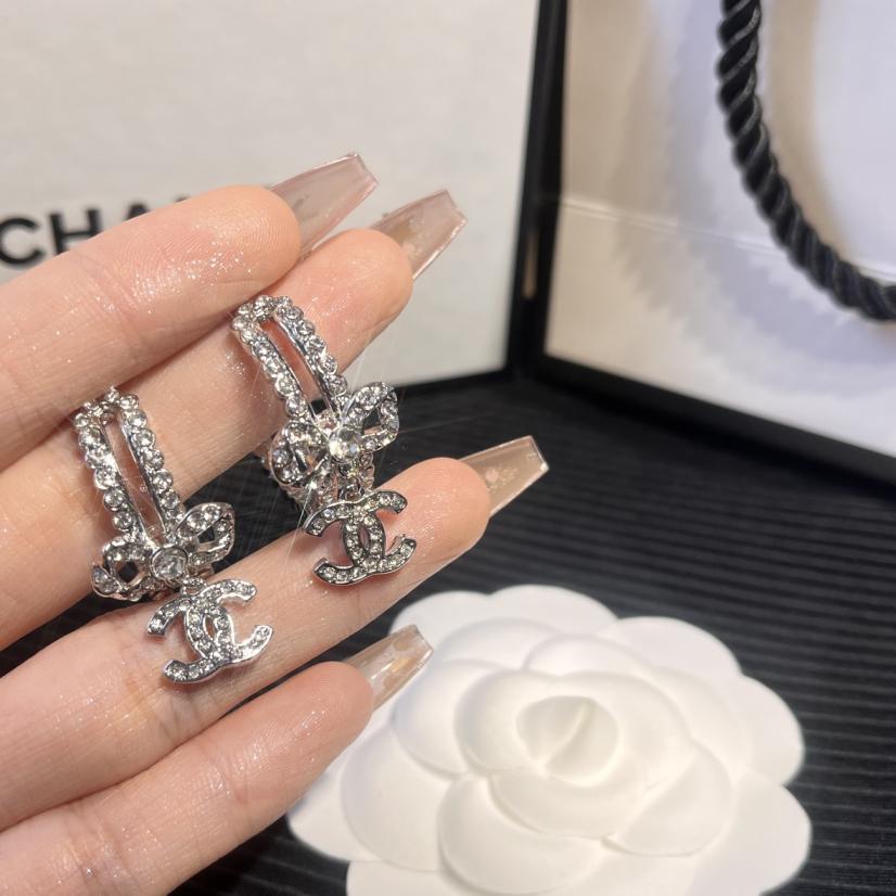 A838 Chanel earrings