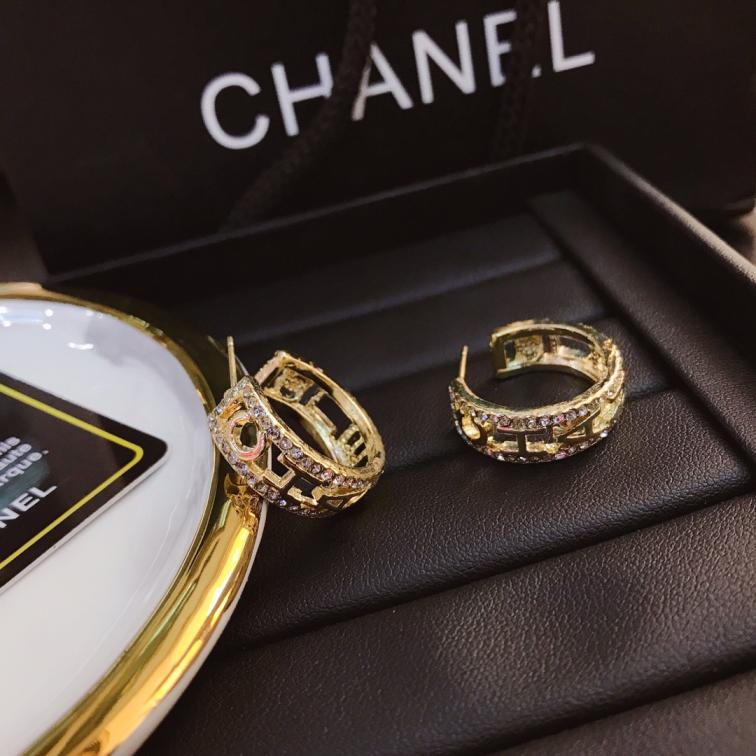 A170 Chanel hoop earrings