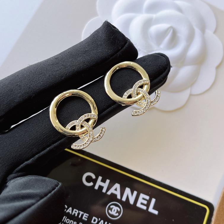 A841  Chanel earrings
