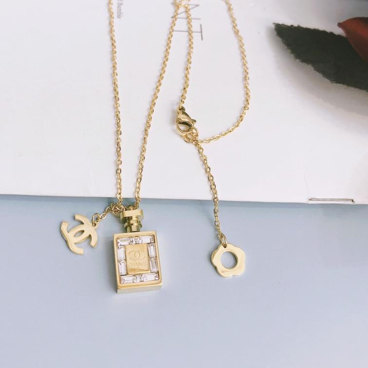 X093 Chanel perfume bottle necklace