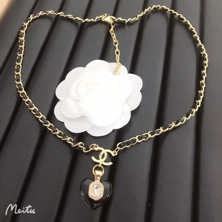 Chanel long necklace 110766
