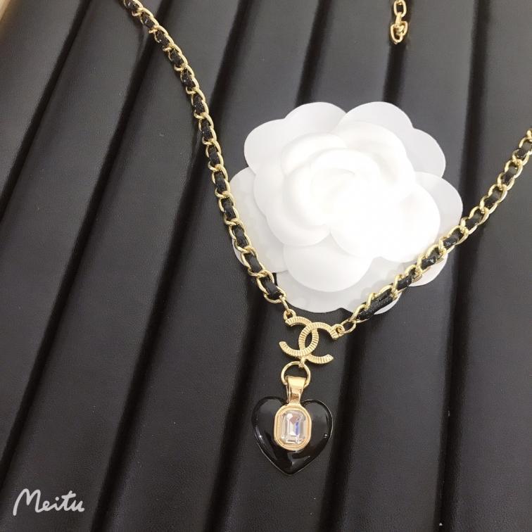 Chanel long necklace 110766
