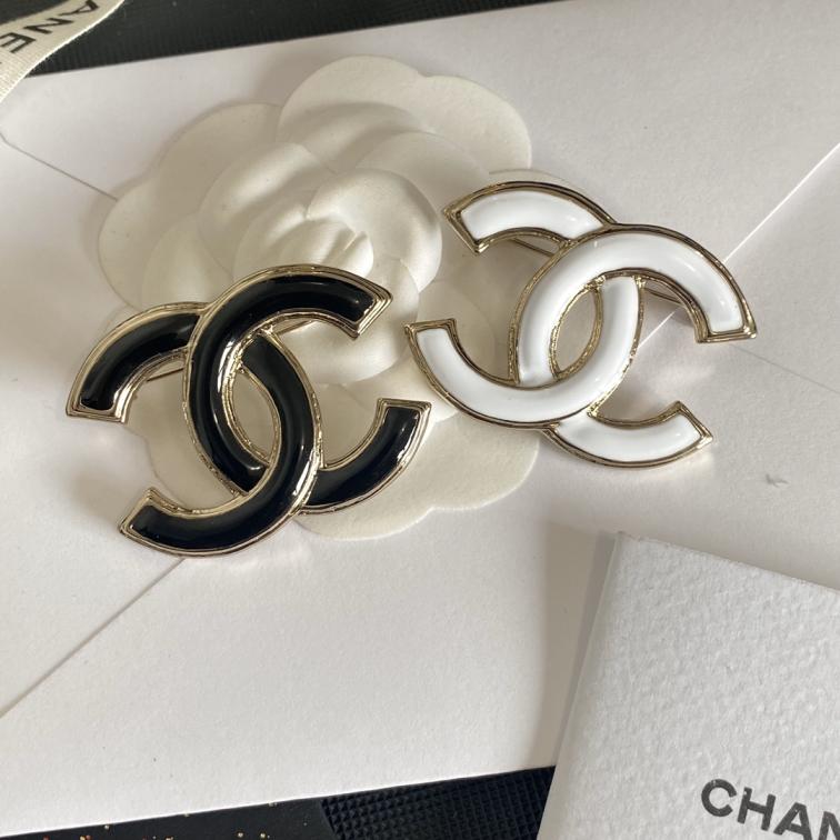 C279/C280 chanel brooch