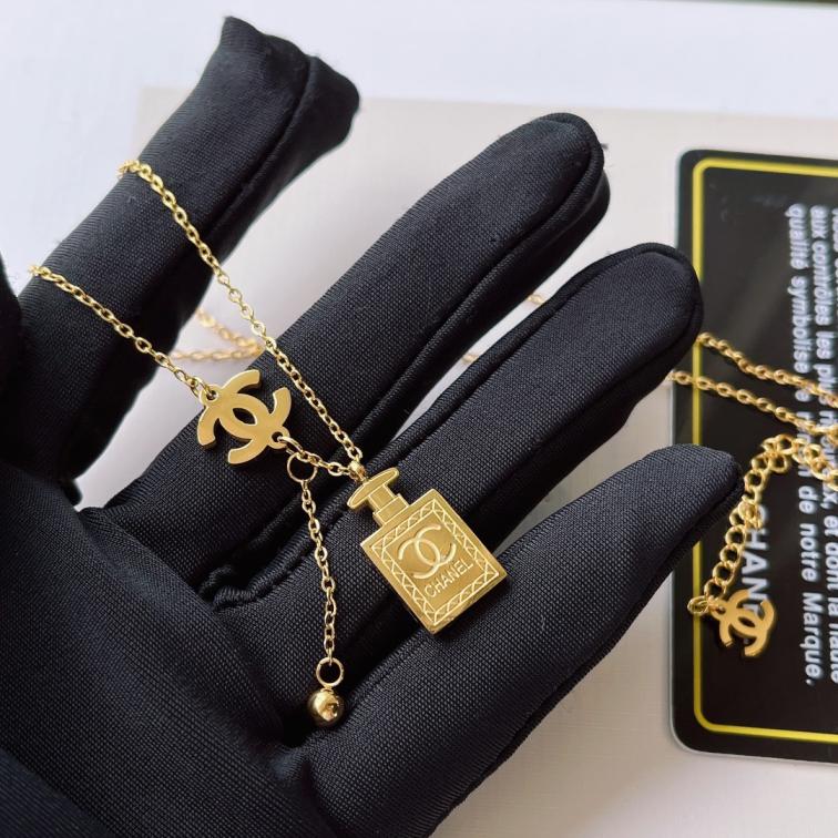 X471 Chanel necklace