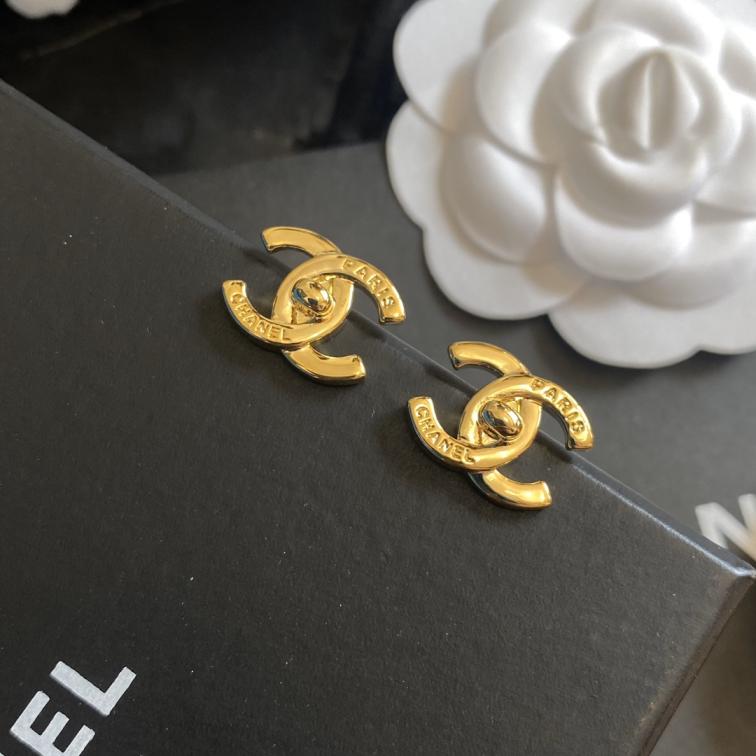 A992 Chanel gold vintage copper earrings cc