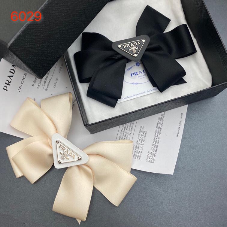 Prada bow hairclip 111024