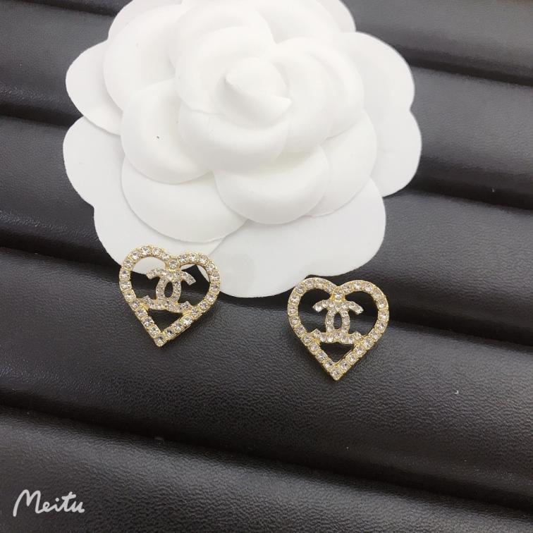 Chanel heart earrings 111330