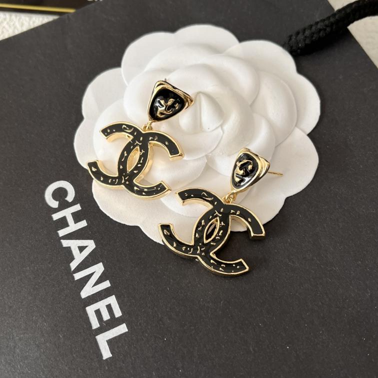 A894 Chanel earrings