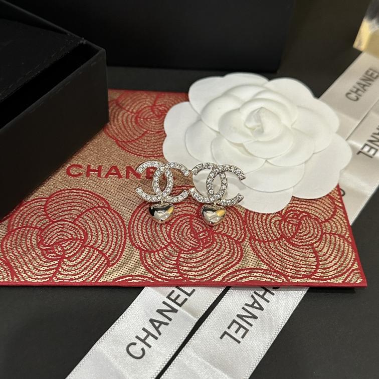 A244 Chanel heart earrings JS
