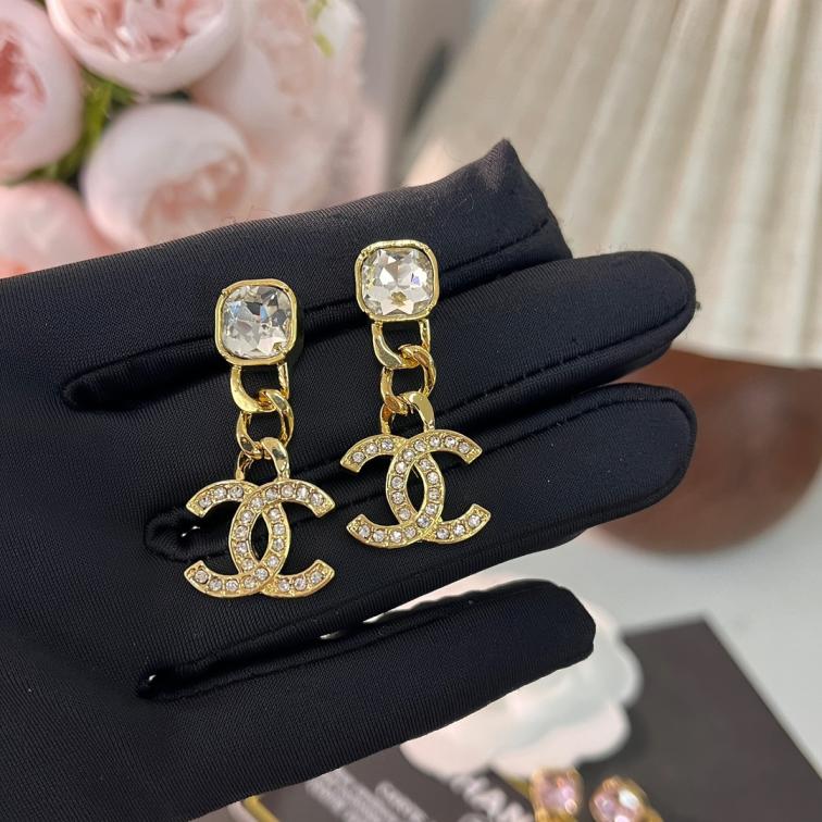 A904  Chanel earrings