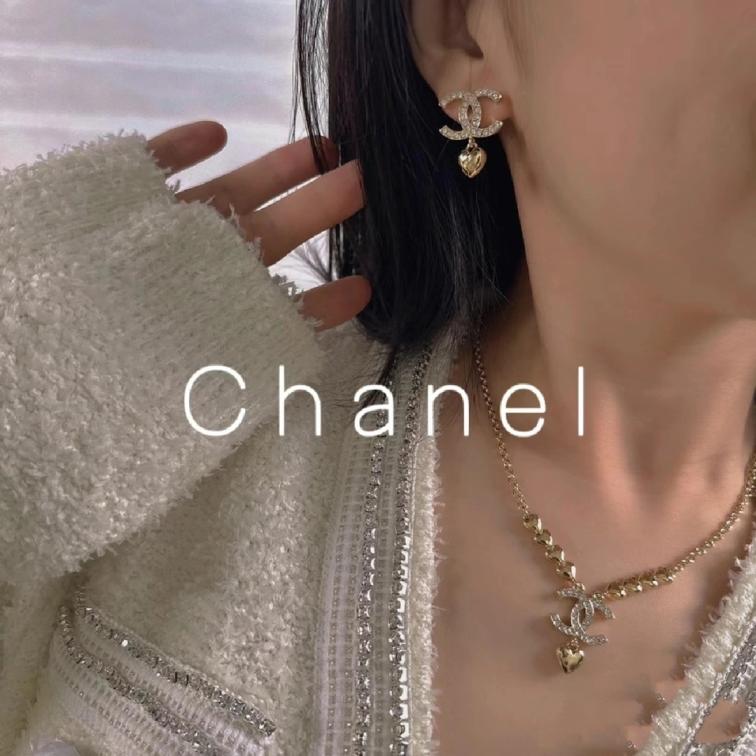 A903 Chanel little heart earrings