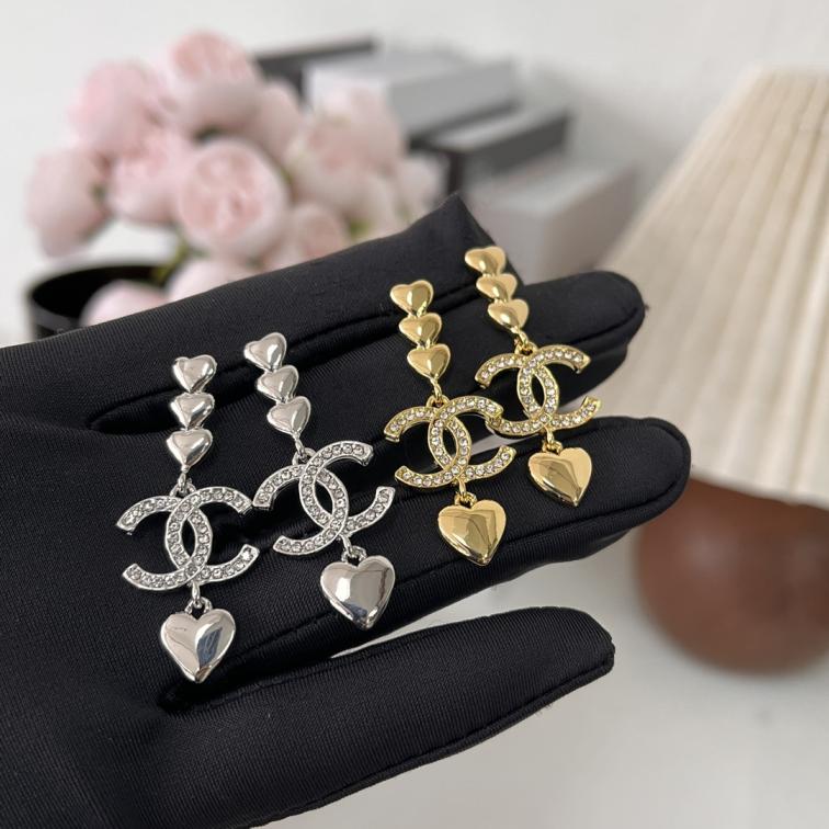 A900 Chanel little heart earrings