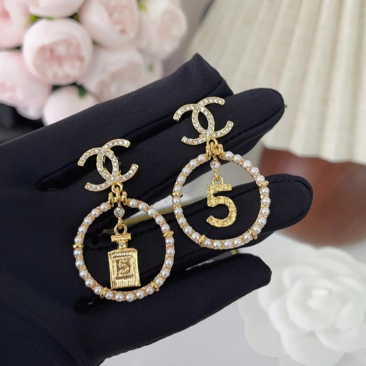 A907  Chanel earrings