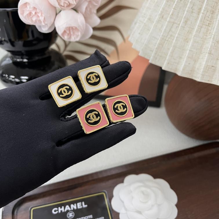 A910  Chanel square earrings