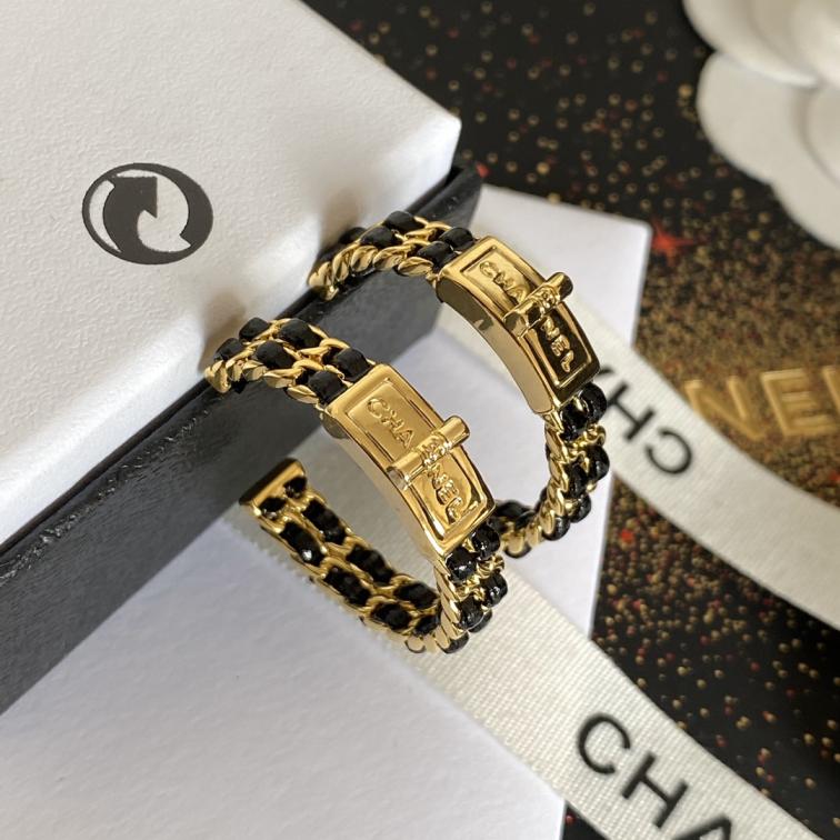 A1169  Chanel leather hoop earrings