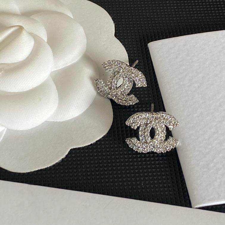 A1344 Chanel earrings