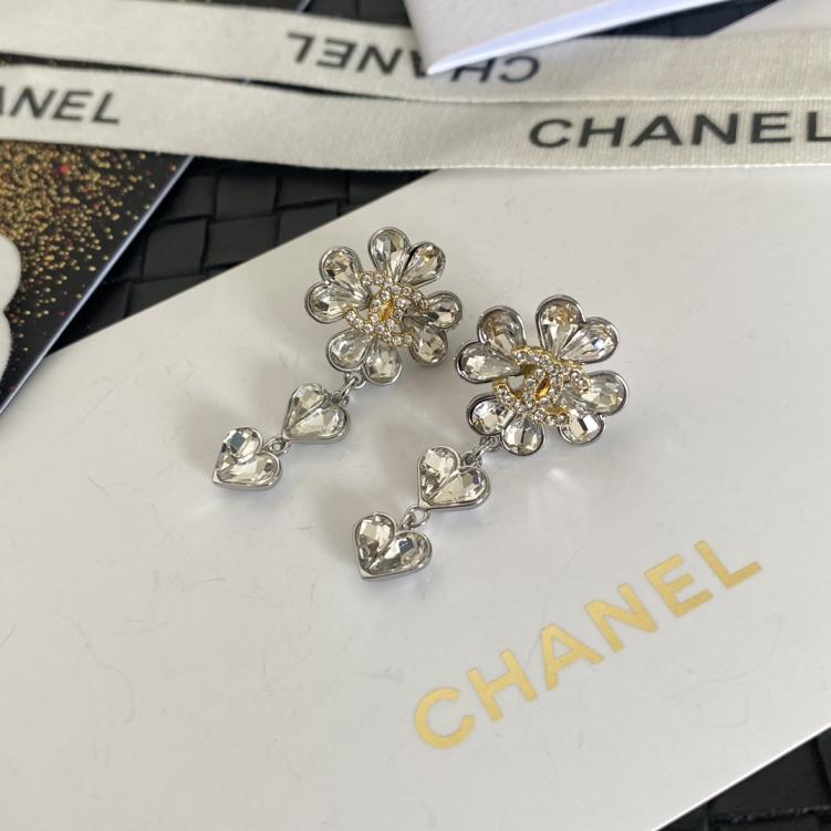 A552 Chanel earrings