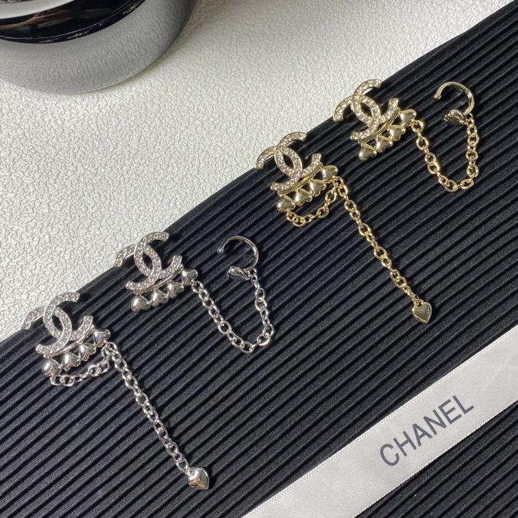A928  Chanel earrings
