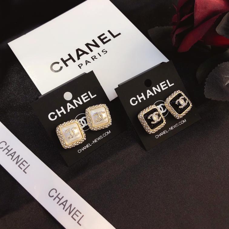 A383  Chanel earrings