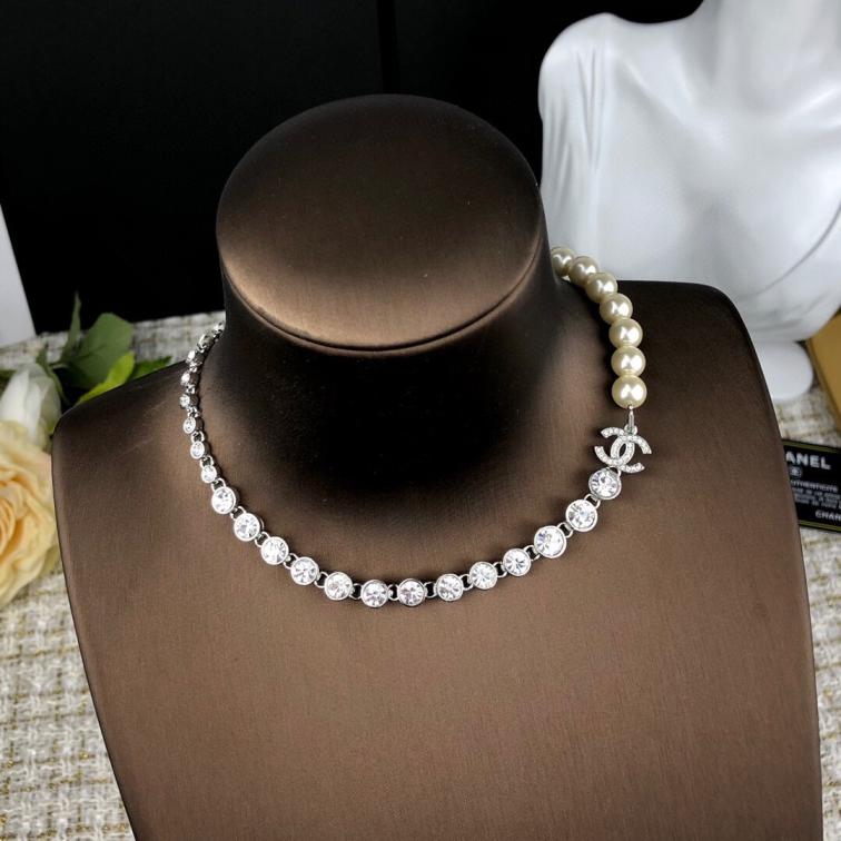 Chanel choker necklace 112219