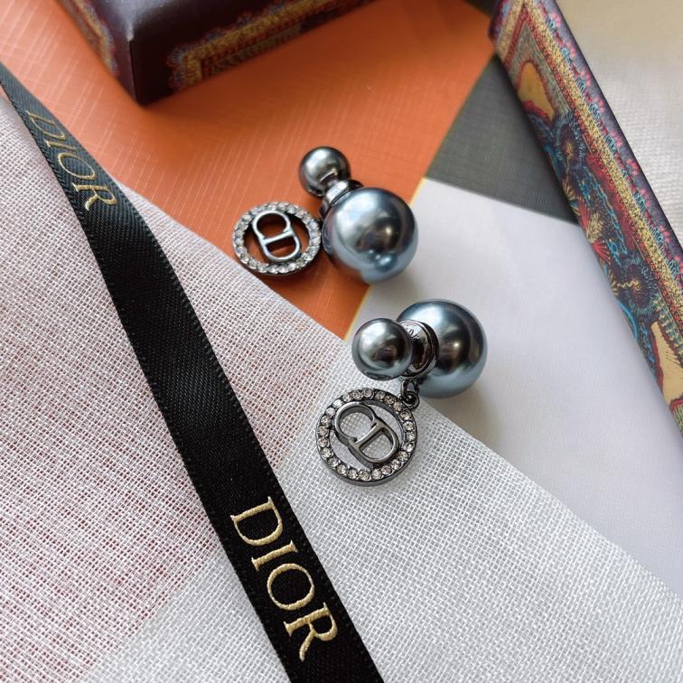 A773  Dior earrings