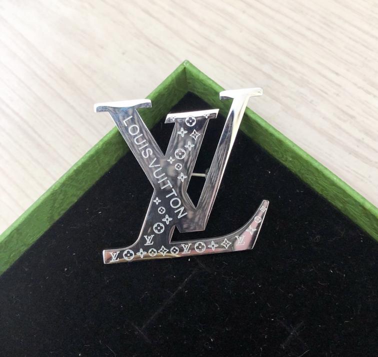 LV Louis vuitton brooch 112648