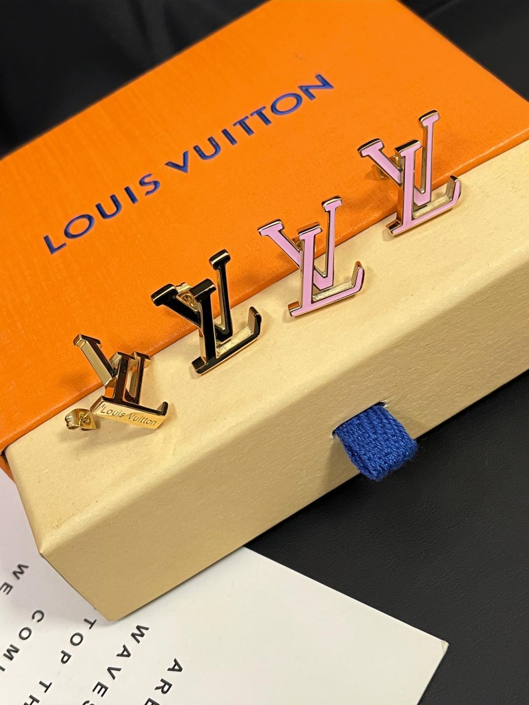 A945  LV earrings