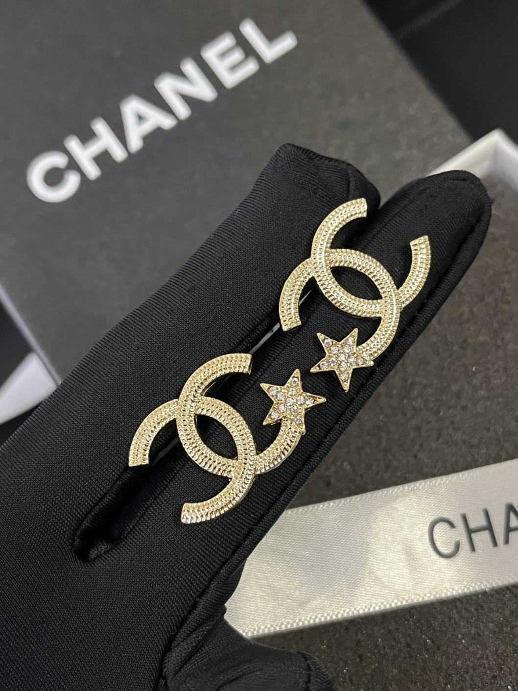 A947 Chanel earrings