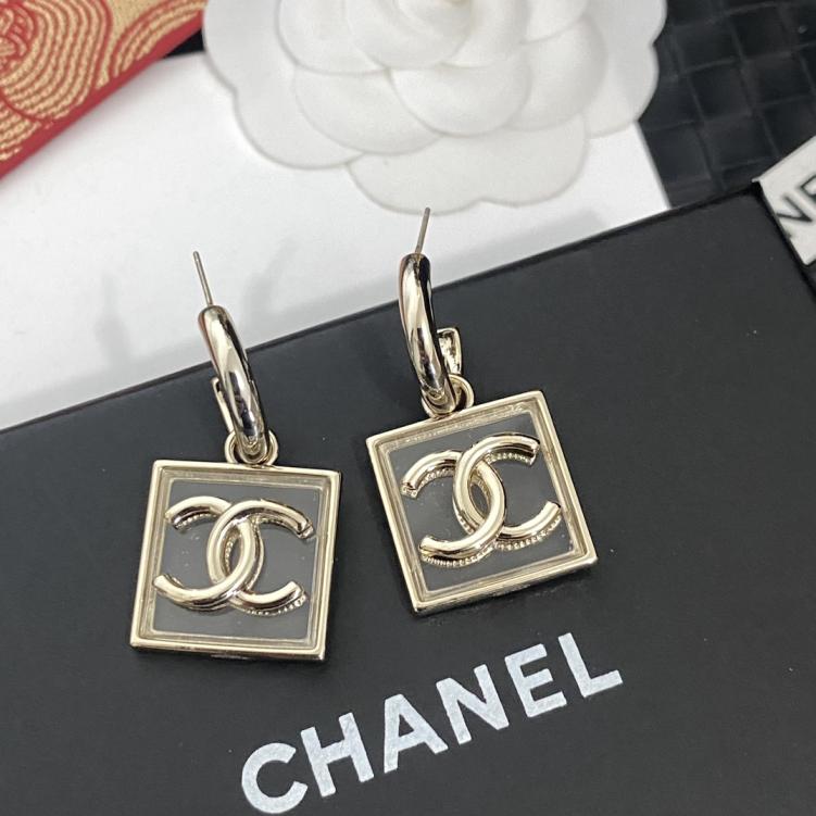 A1664   Chanel earrings