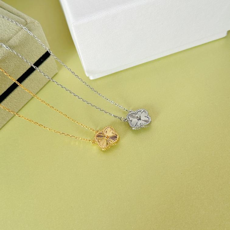B687 VCA Vancleef necklace