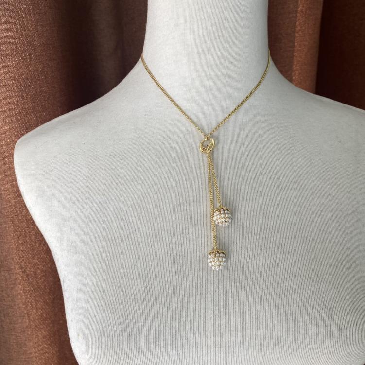 B950 Fendi necklace