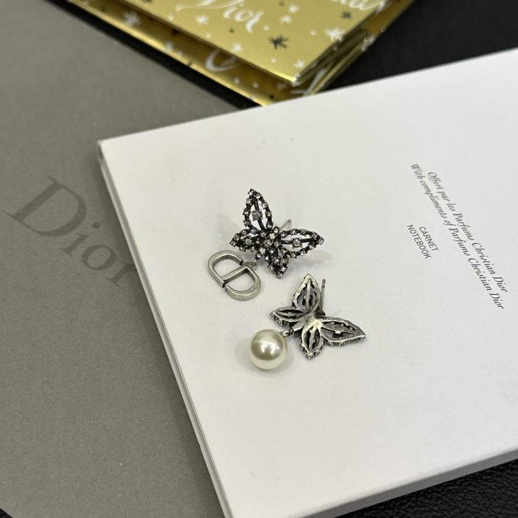 A448 Dior hollow butterfly earrings