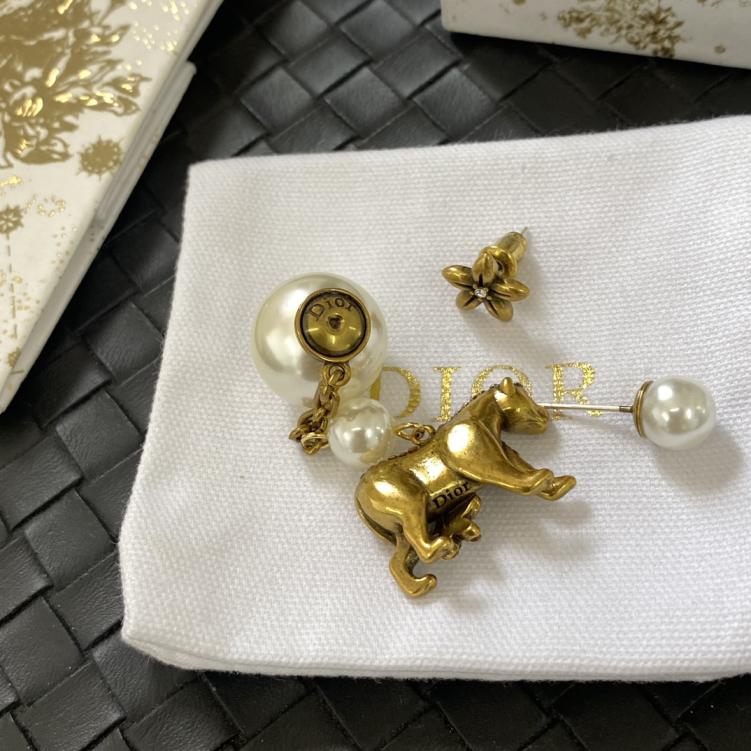 A1844 Dior leopard Asymmetric earrings