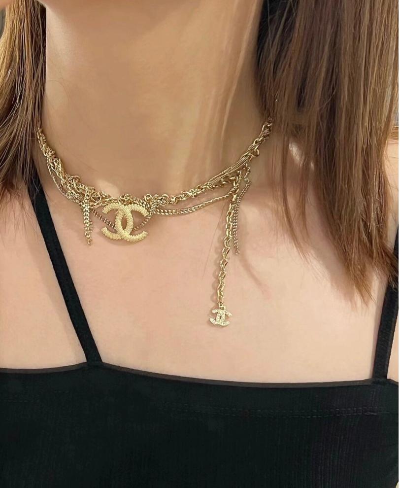 X578  Chanel choker necklace